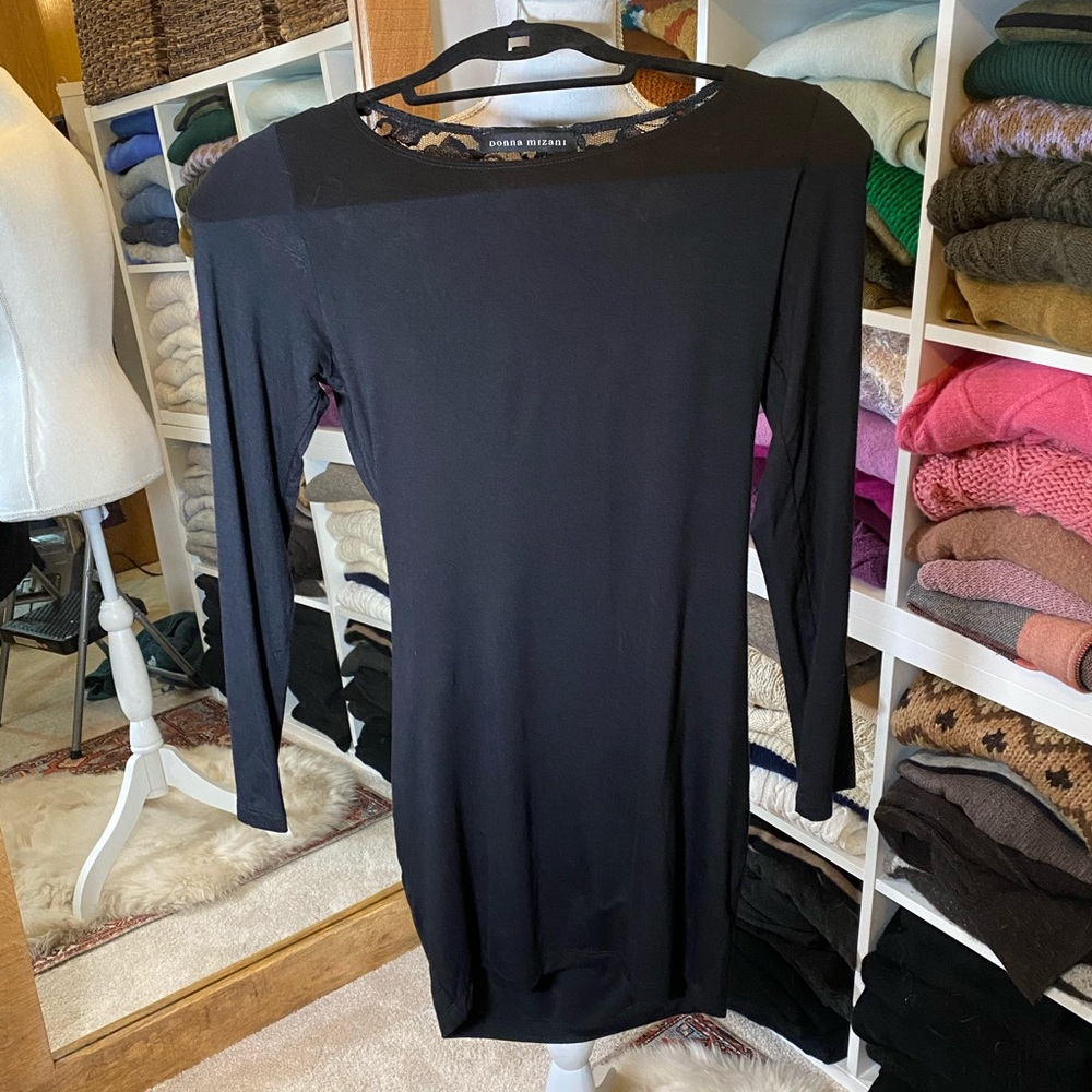 Donna Mizani lace back dress sz S